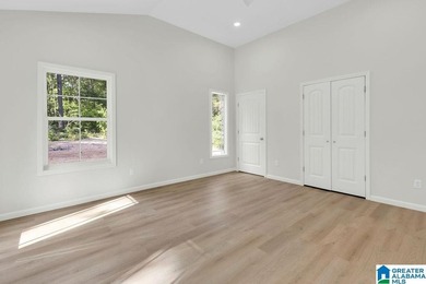 Welcome home to this FULLY RENOVATED 6 bedroom, 4.5 bathroom - photo 30
