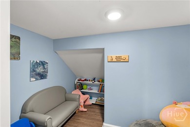 Beautifully maintained 4-bedroom, 2.5-bath home in the desirable - photo 43