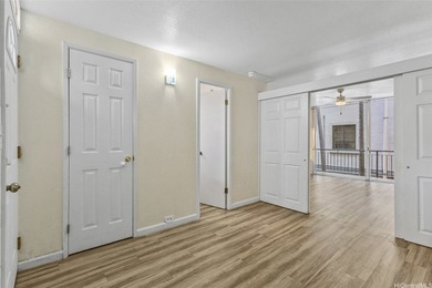 Rarely available apartment building in Waikiki, offering strong - photo 4