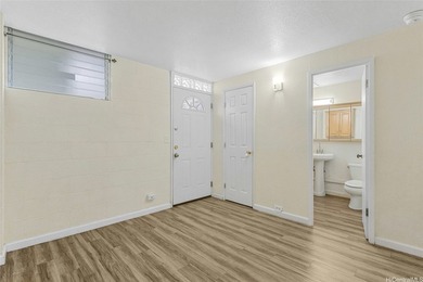 Rarely available apartment building in Waikiki, offering strong - photo 8