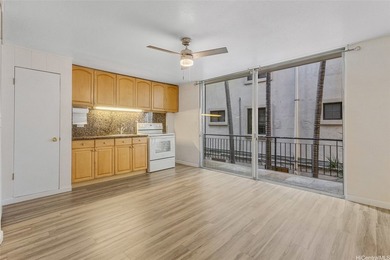 Rarely available apartment building in Waikiki, offering strong - photo 9