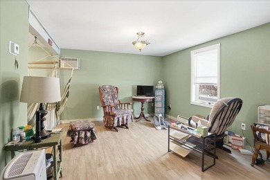 Investors and savvy buyers take notice! This clean, efficient - photo 16