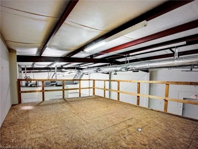 3200 SQ foot, Heated and Cooled commercial building, with Great - photo 17