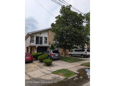 Welcome to an exceptional opportunity at 653 Hylan Boulevard, a - photo 1