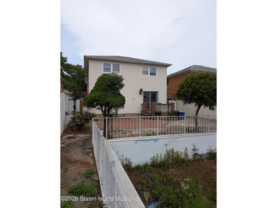 Welcome to an exceptional opportunity at 653 Hylan Boulevard, a - photo 3