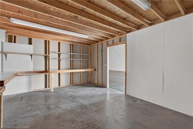 3200 SQ foot, Heated and Cooled commercial building, with Great - photo 24