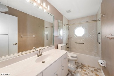 Move-In Ready Pool & Spa Home! Welcome to this cozy yet unique - photo 25
