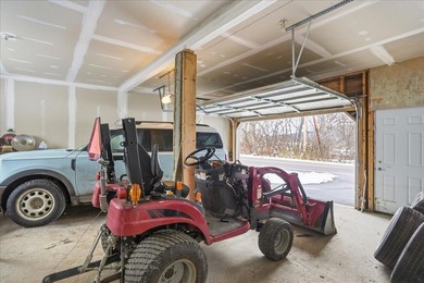 Investors and savvy buyers take notice! This clean, efficient - photo 27