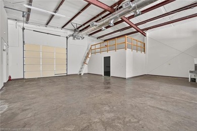 3200 SQ foot, Heated and Cooled commercial building, with Great - photo 28