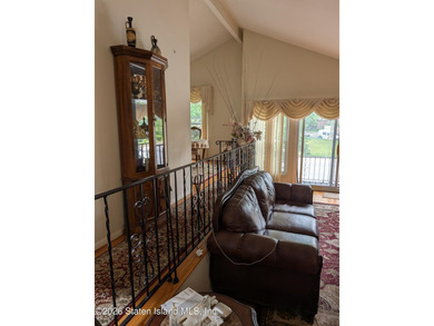 Welcome to an exceptional opportunity at 653 Hylan Boulevard, a - photo 8