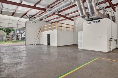 3200 SQ foot, Heated and Cooled commercial building, with Great - photo 29