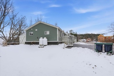 Investors and savvy buyers take notice! This clean, efficient - photo 29