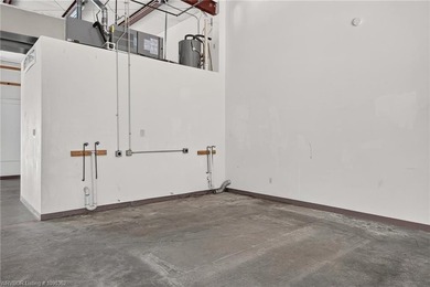 3200 SQ foot, Heated and Cooled commercial building, with Great - photo 30