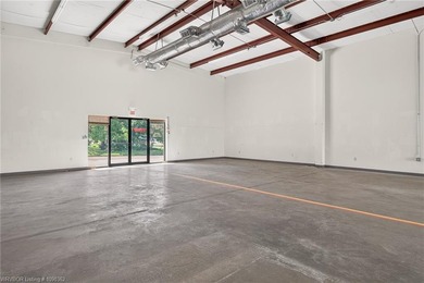 3200 SQ foot, Heated and Cooled commercial building, with Great - photo 31