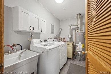 Charming Colonial nestled on a beautifully tree lot, plus an - photo 32