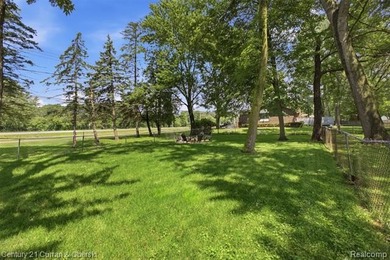 Charming Colonial nestled on a beautifully tree lot, plus an - photo 37