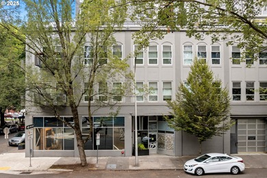 Why settle for a cookie-cutter condo when this iconic Pearl