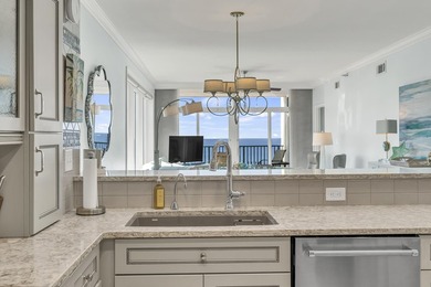 DON'T LET THIS ONE SLIP AWAY! 3 bed/3 bath corner unit with - photo 7