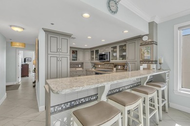 DON'T LET THIS ONE SLIP AWAY! 3 bed/3 bath corner unit with - photo 9