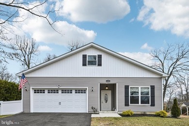 (private lake, pond, coastal) Home For Sale in Burlington New Jersey