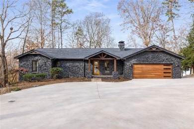 Lake Lanier Home For Sale in Gainesville Georgia