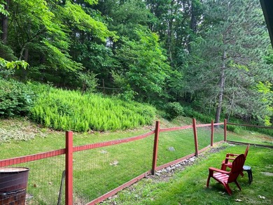 This well-maintained 3-bedroom, 1.5-bath split-level home offers - photo 12
