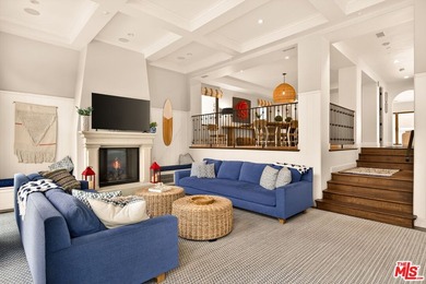 Just two homes in from the sand, this inviting home offers an - photo 16
