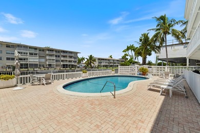 Welcome to this beautifully renovated 2-bedroom, 2-bath, 1060 sq - photo 18