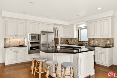 Just two homes in from the sand, this inviting home offers an - photo 20