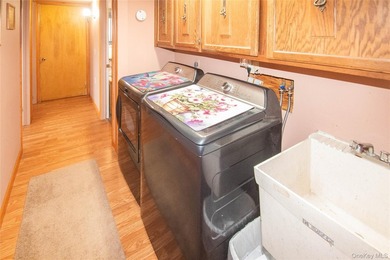 This well-maintained 3-bedroom, 1.5-bath split-level home offers - photo 33