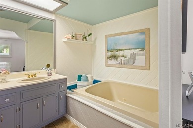 Turn-Key Mountain Retreat in Pinewood Estates Whether as a - photo 34