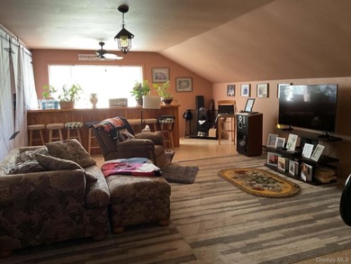 This well-maintained 3-bedroom, 1.5-bath split-level home offers - photo 45