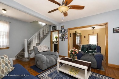Welcome to 39 Pelton Avenue, a charming detached 2-bedroom - photo 5