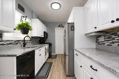 Welcome to 39 Pelton Avenue, a charming detached 2-bedroom - photo 7
