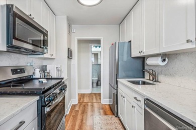Rare Opportunity Luxury 2 Bedroom Deluxe Coop . Centrally - photo 1
