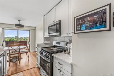 Rare Opportunity Luxury 2 Bedroom Deluxe Coop . Centrally - photo 2