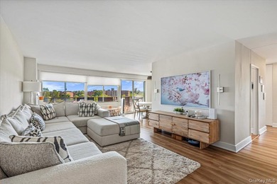 Rare Opportunity Luxury 2 Bedroom Deluxe Coop . Centrally - photo 6