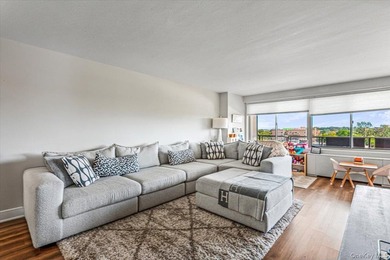 Rare Opportunity Luxury 2 Bedroom Deluxe Coop . Centrally - photo 7