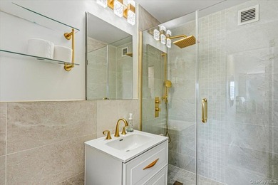 Rare Opportunity Luxury 2 Bedroom Deluxe Coop . Centrally - photo 10