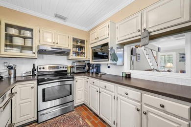 Waterfront in the heart of Destin. This spacious lakefront home - photo 10