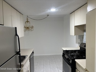 FABULOUS LUXURY LIVING, HI-RISE CONDO FEATURES- CERAMIC TILE - photo 8