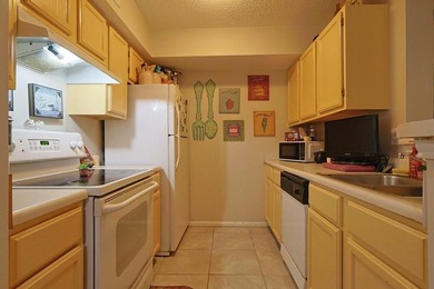 SHOWINGS AVAILABLE THIS WEEKEND! Welcome to this well-maintained - photo 3