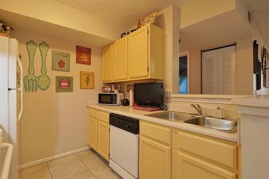 SHOWINGS AVAILABLE THIS WEEKEND! Welcome to this well-maintained - photo 5