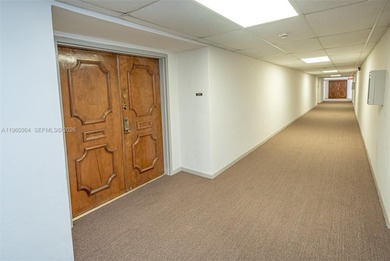 Welcoming apartment in excellent condition, featuring an