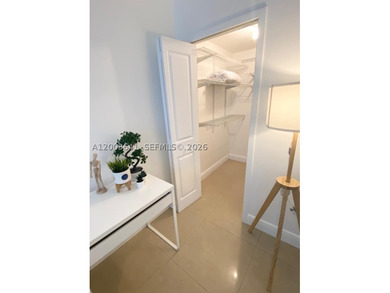Great Opportunity !!! You will love this modern and spacious 2 - photo 5