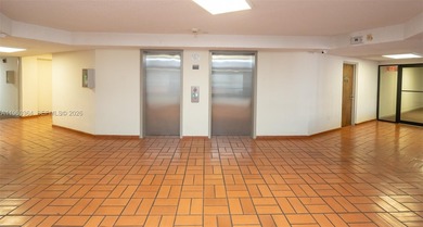 Welcoming apartment in excellent condition, featuring an