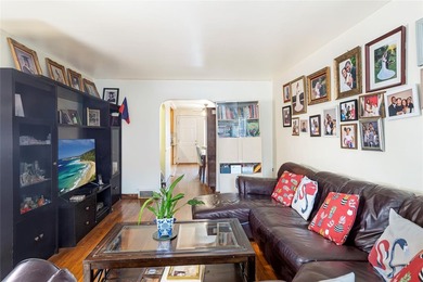 Welcome to this beautiful semi-attached home located on a quiet - photo 4
