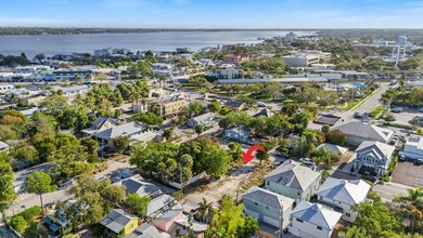 Investment opportunity in Downtown Stuart! This vacant lot comes - photo 8