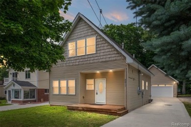 Lake Home Sale Pending in Brighton, Michigan