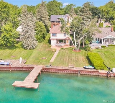Waterfront, North Channel/Lake Saint Clair. This Estate offers 5 - photo 5